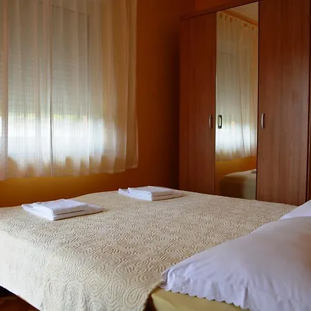 Neda Apartment Kampor