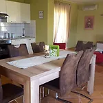 Neda * Kampor