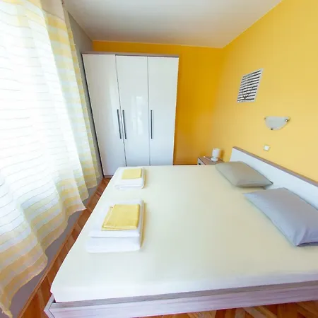 Apartament Neda Kampor
