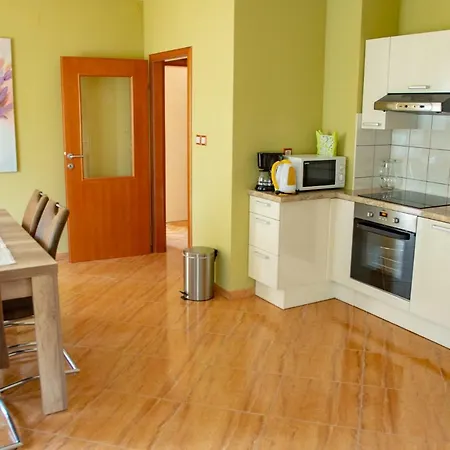 Neda Apartment *