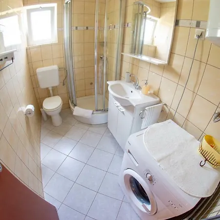 Lägenhet Neda Kampor