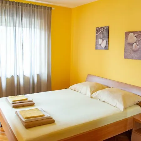 Neda Apartment